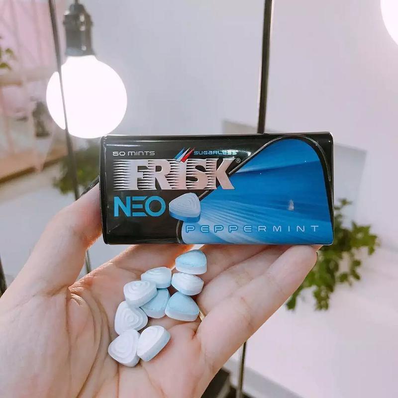 Frisk Neo Peppermint kẹo ngậm bạc hà Nhật Bản 50 viên phòng the